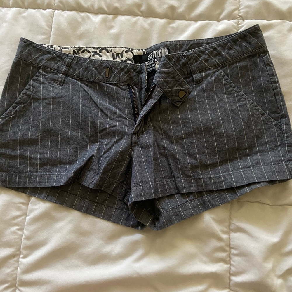 Volcom pin stripped shorts